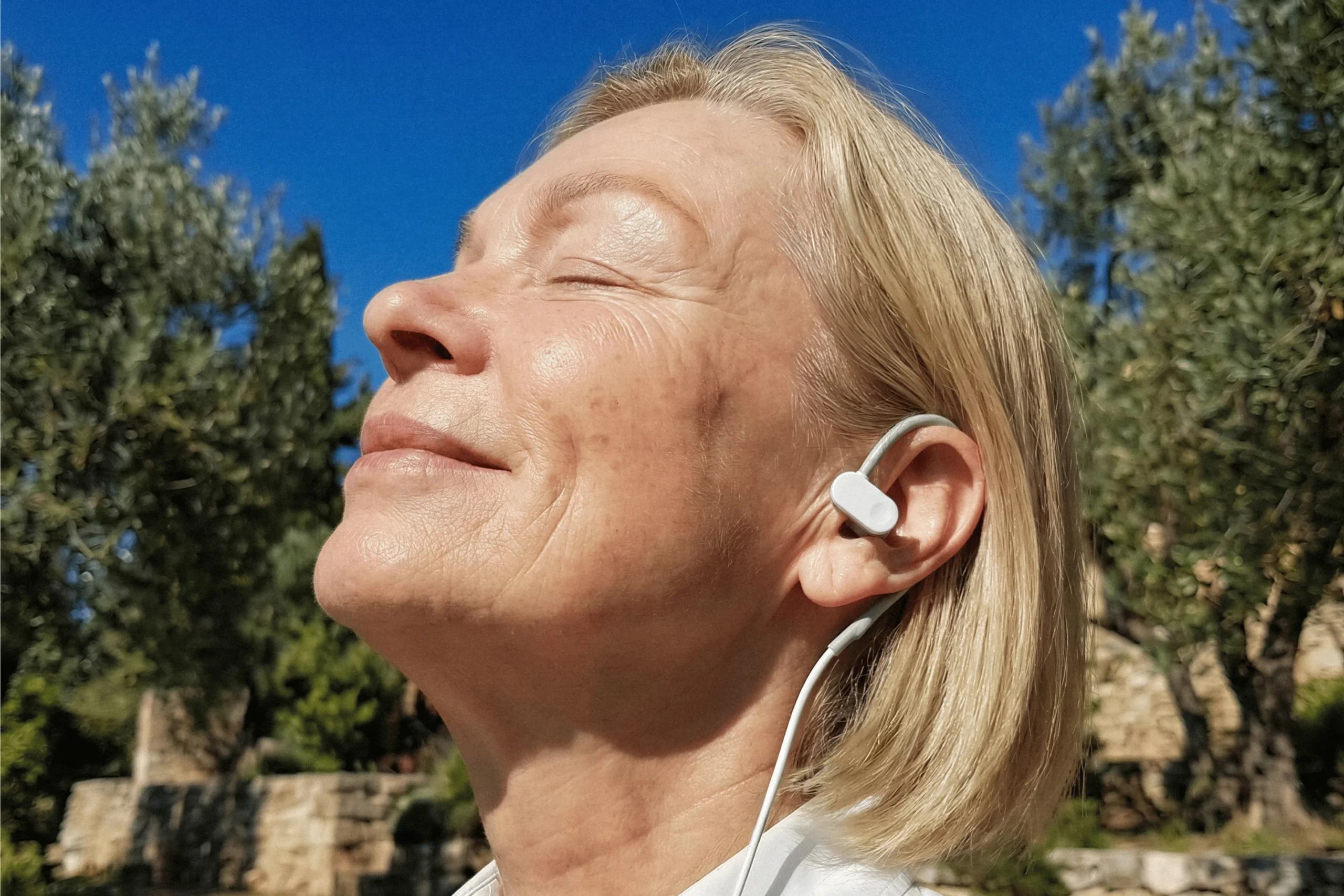 I Used a Vagus Nerve Device for 30 Days to See If It Could Help With Menopause symptoms… Here’s What Happened